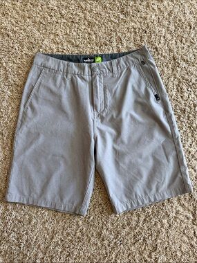 Quiksilver Men's Light Gray Flat Front Shorts
